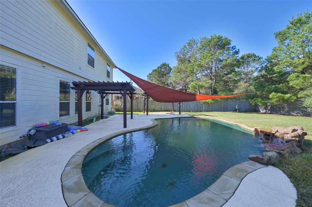 11106 N Country Club Green Drive, Tomball, Texas image 4