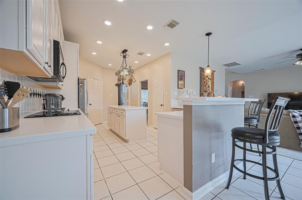 4902 Cedar Spring Drive, Missouri City, Texas image 12