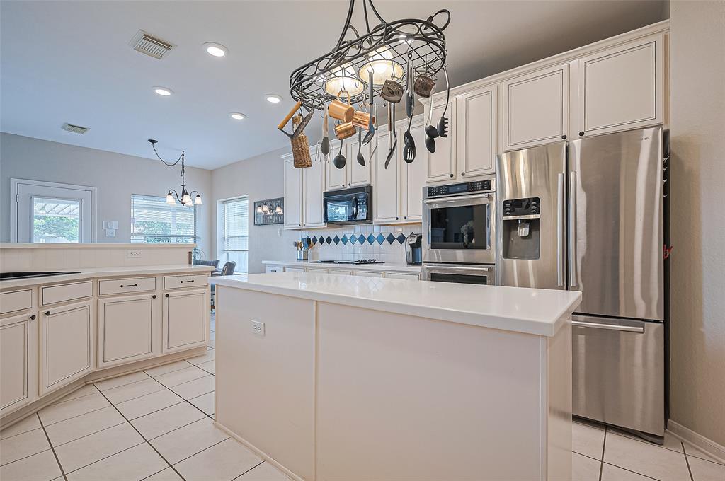 4902 Cedar Spring Drive, Missouri City, Texas image 15