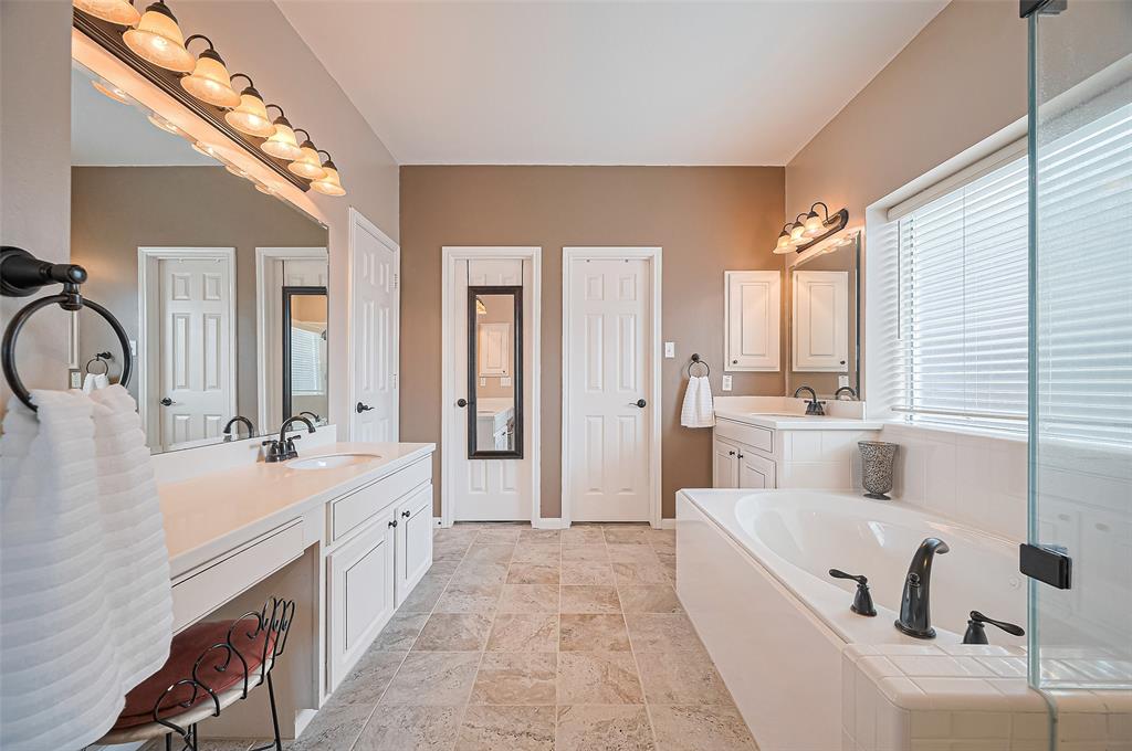 4902 Cedar Spring Drive, Missouri City, Texas image 24
