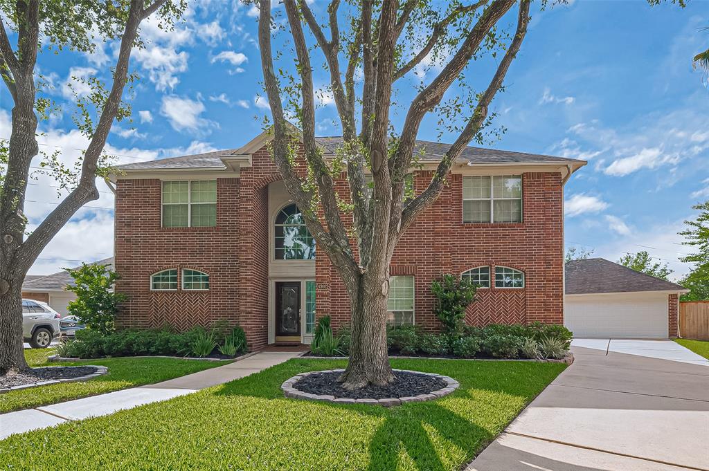 4902 Cedar Spring Drive, Missouri City, Texas image 2