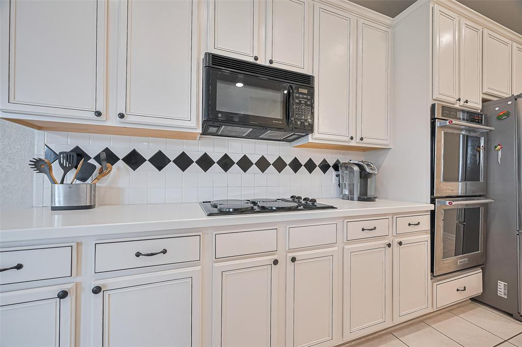 4902 Cedar Spring Drive, Missouri City, Texas image 17