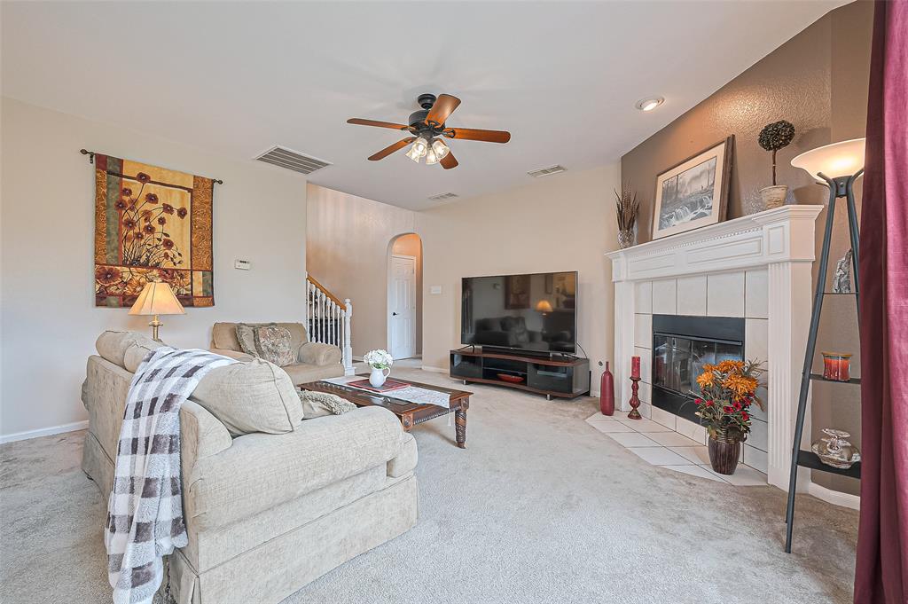 4902 Cedar Spring Drive, Missouri City, Texas image 8