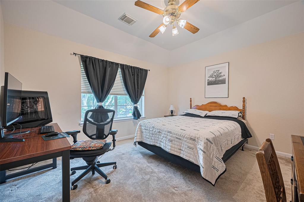 4902 Cedar Spring Drive, Missouri City, Texas image 32