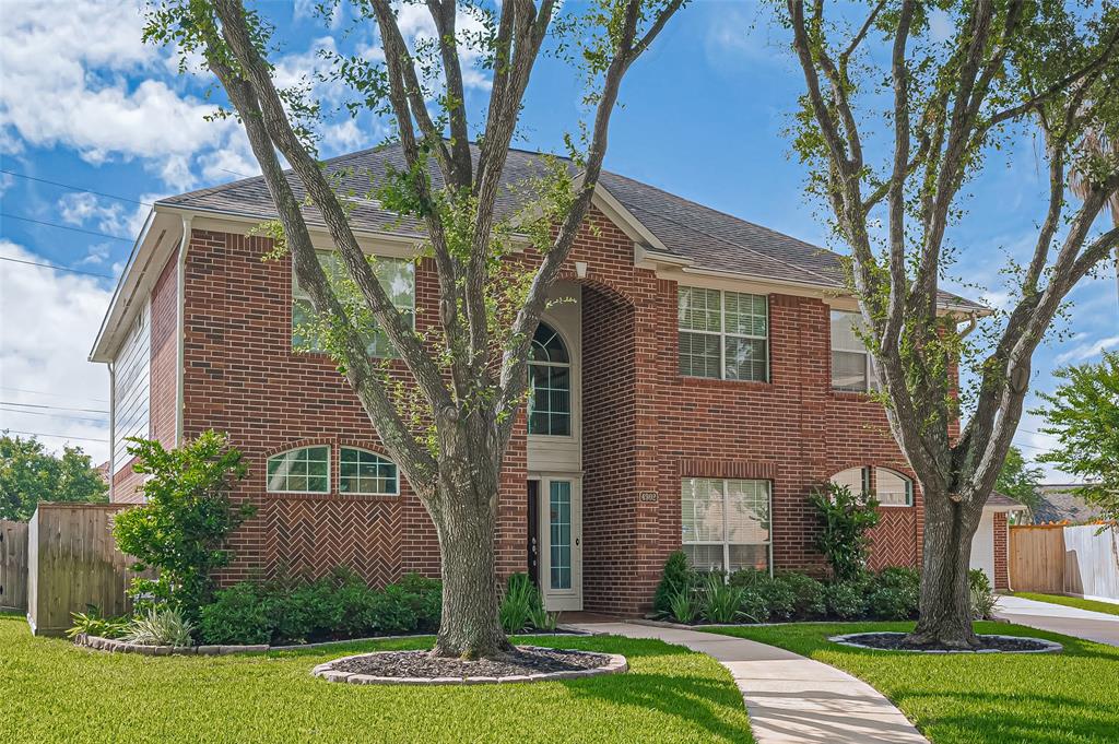 4902 Cedar Spring Drive, Missouri City, Texas image 1