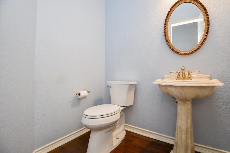 7010 Greatwood Trails Court, Sugar Land, Texas image 8