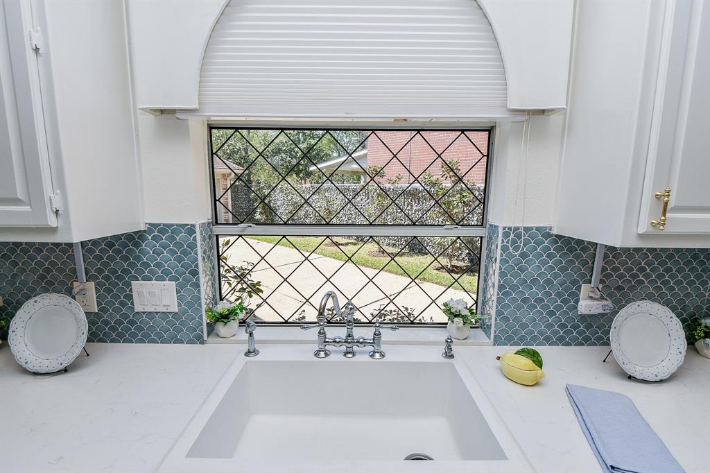 7010 Greatwood Trails Court, Sugar Land, Texas image 18