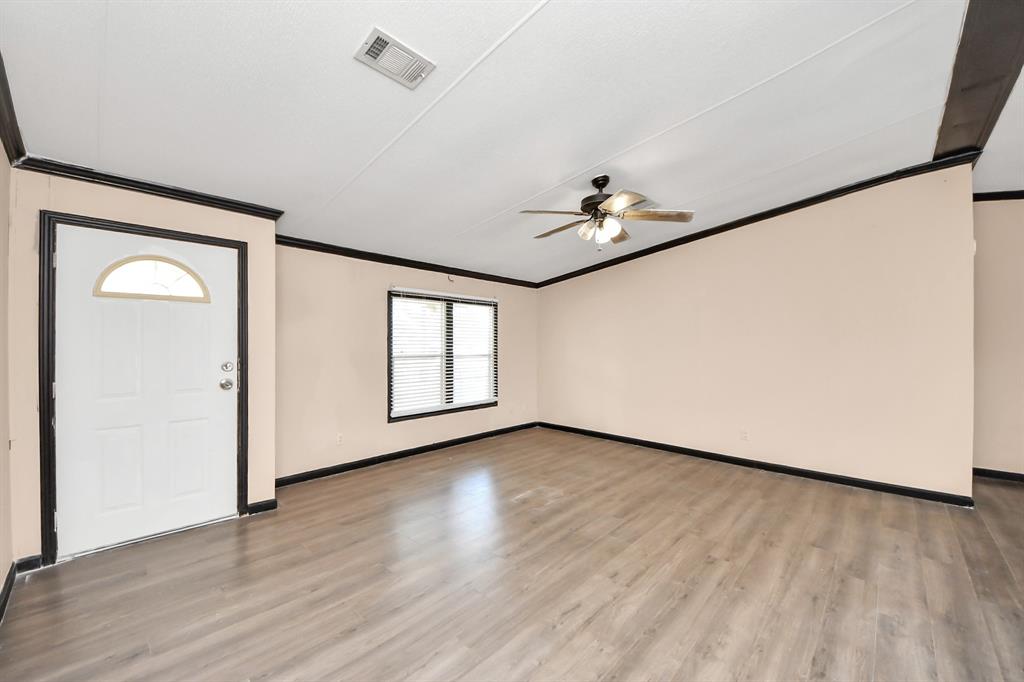2518 N Battlebell Road, Highlands, Texas image 10