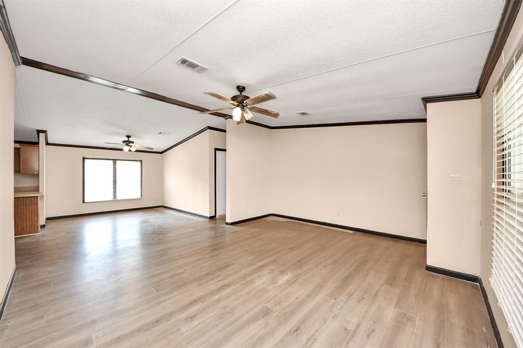 2518 N Battlebell Road, Highlands, Texas image 11
