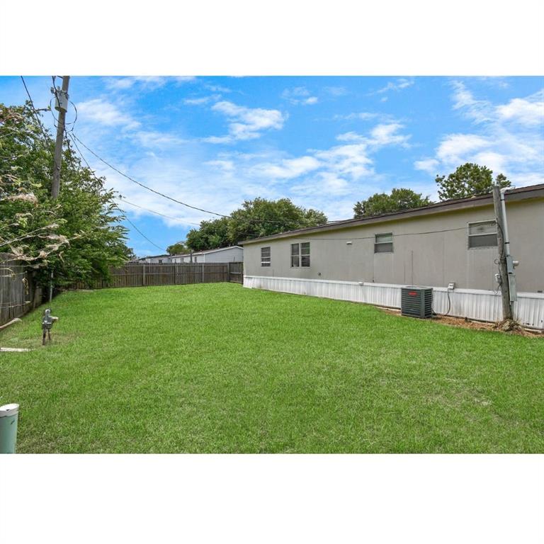 2518 N Battlebell Road, Highlands, Texas image 7