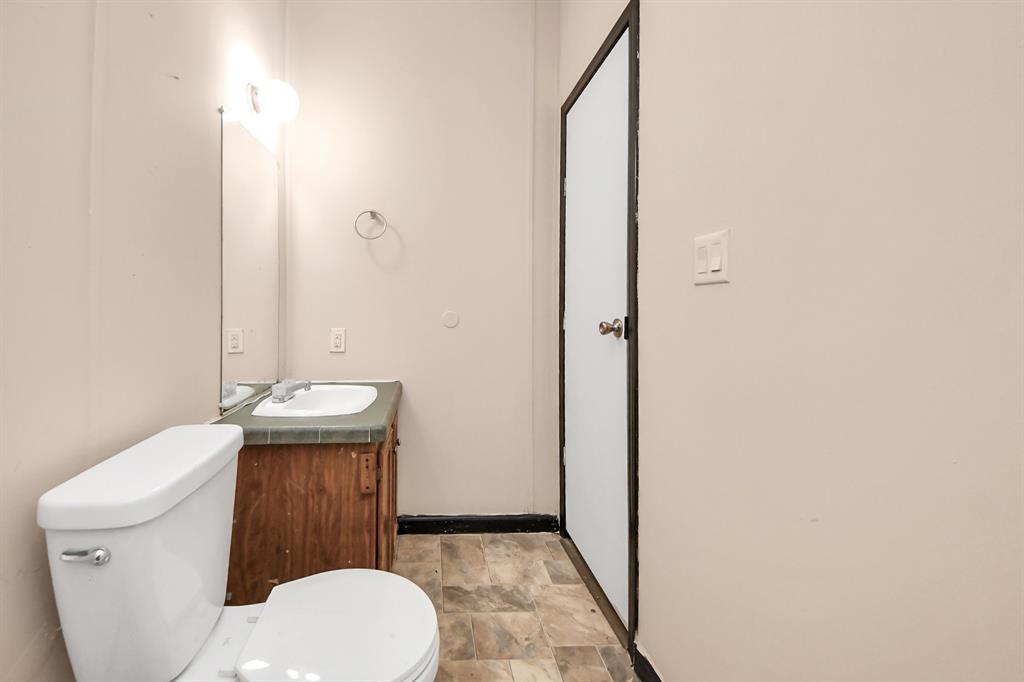 2518 N Battlebell Road, Highlands, Texas image 28