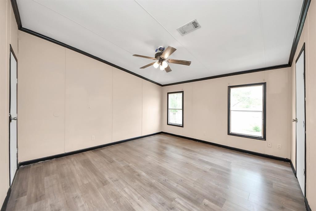2518 N Battlebell Road, Highlands, Texas image 32