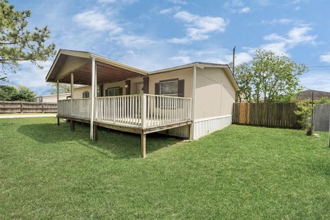 2518 N Battlebell Road Highlands TX 77562