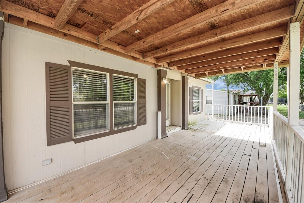 2518 N Battlebell Road, Highlands, Texas image 8