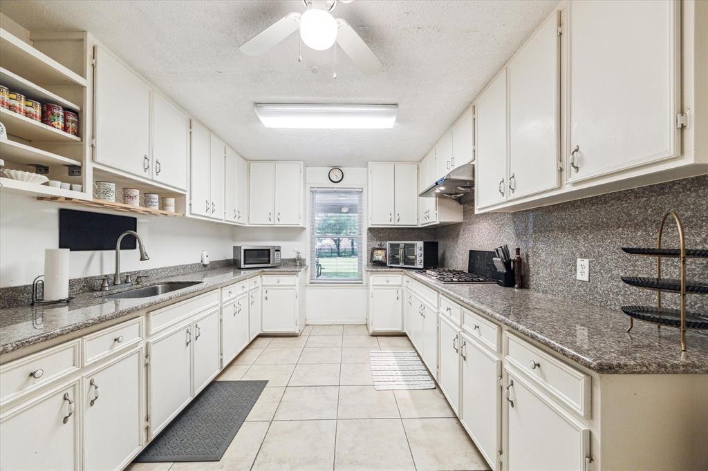 3159 Bonney Briar Drive, Missouri City, Texas image 10