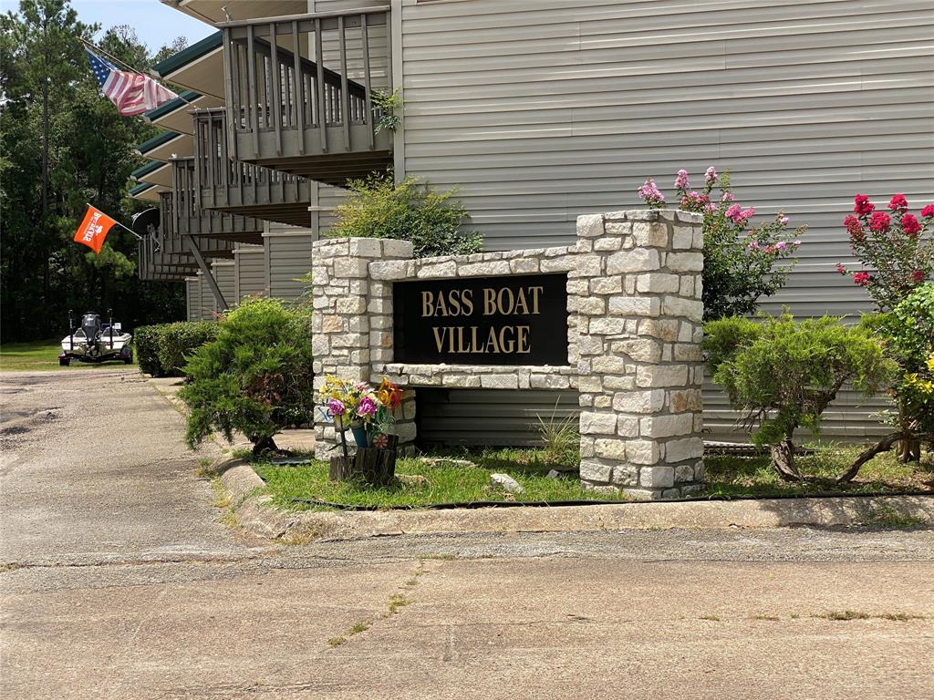 501 Bass Boat Village 304