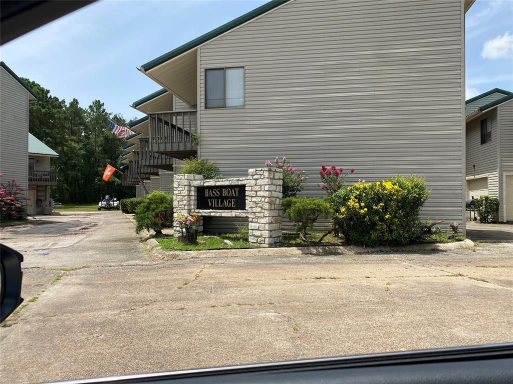 501 Bass Boat Village 304