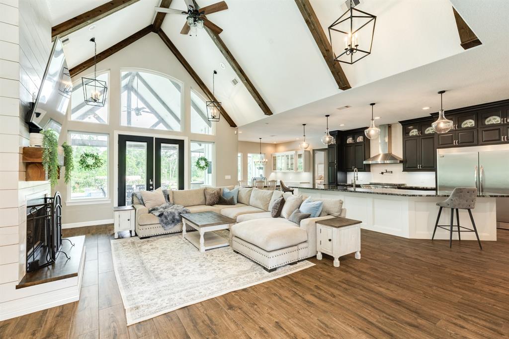 337 Thousand Oaks Drive, Angleton, Texas image 32