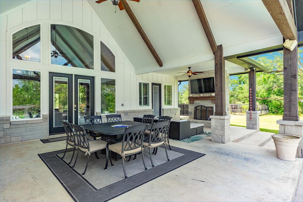 337 Thousand Oaks Drive, Angleton, Texas image 18