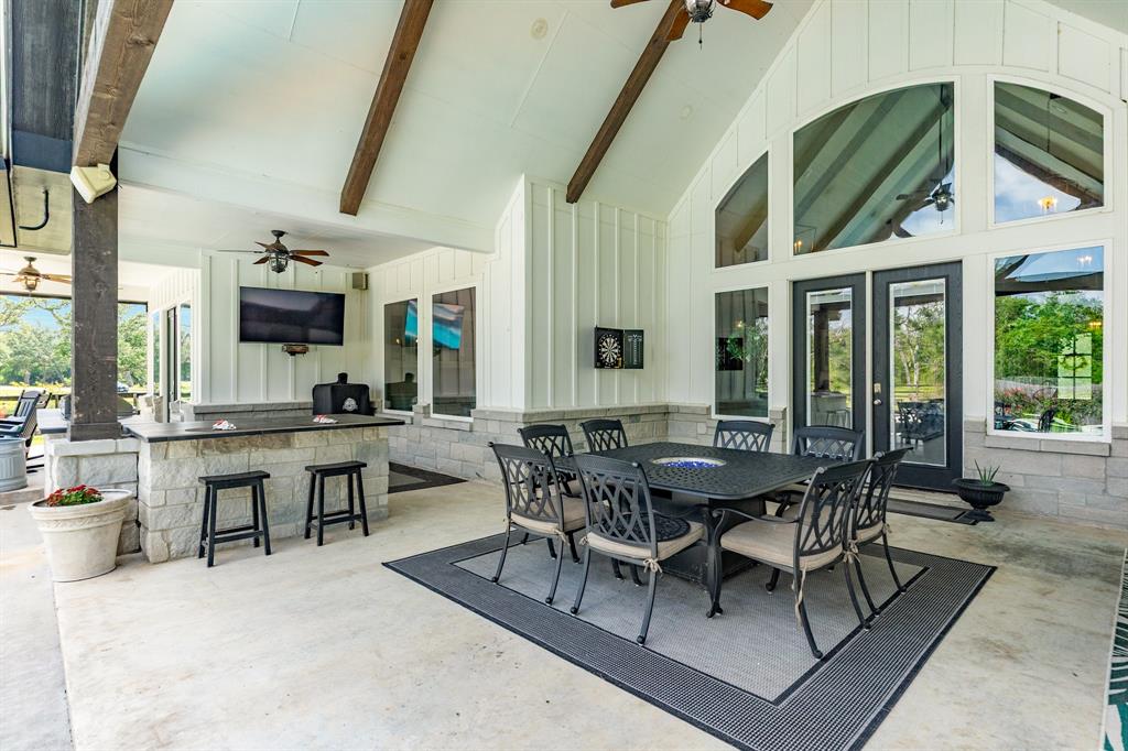 337 Thousand Oaks Drive, Angleton, Texas image 19