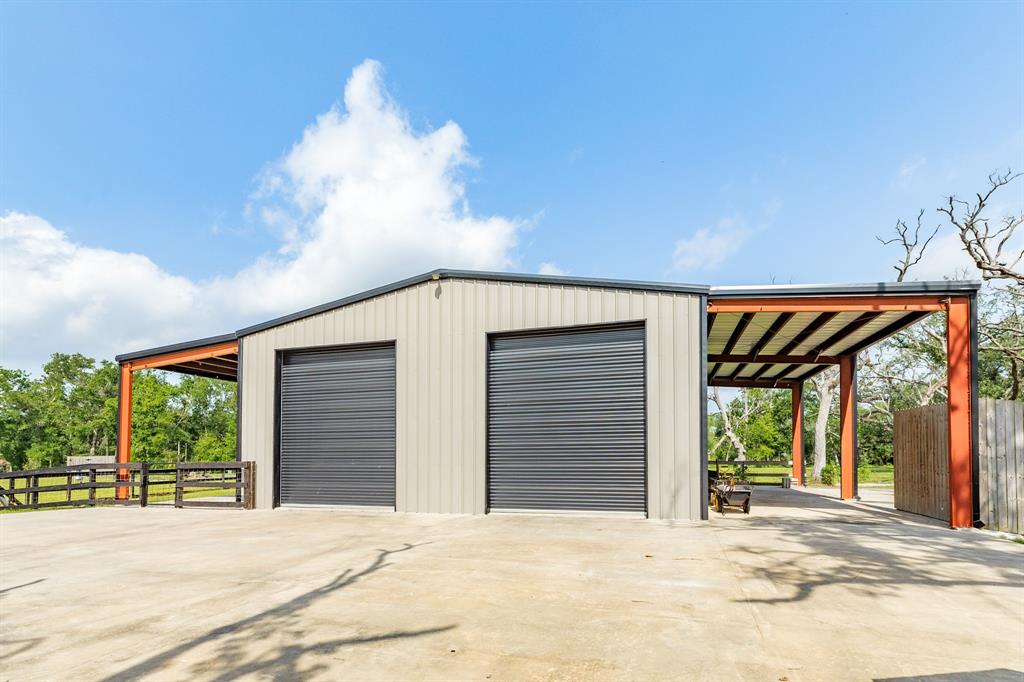 337 Thousand Oaks Drive, Angleton, Texas image 27