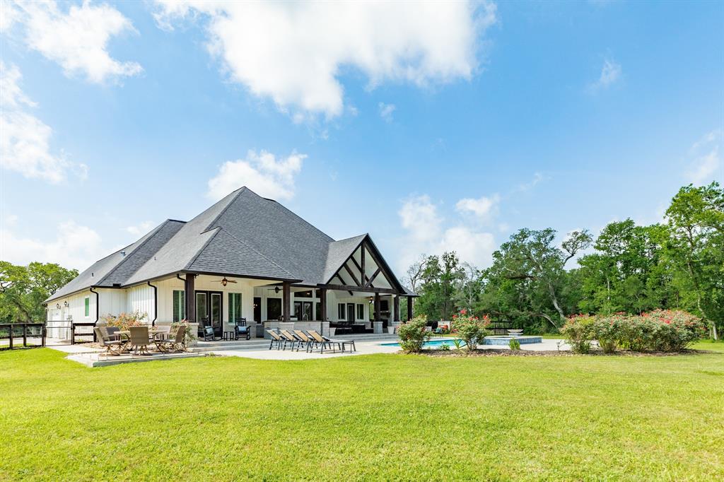 337 Thousand Oaks Drive, Angleton, Texas image 13