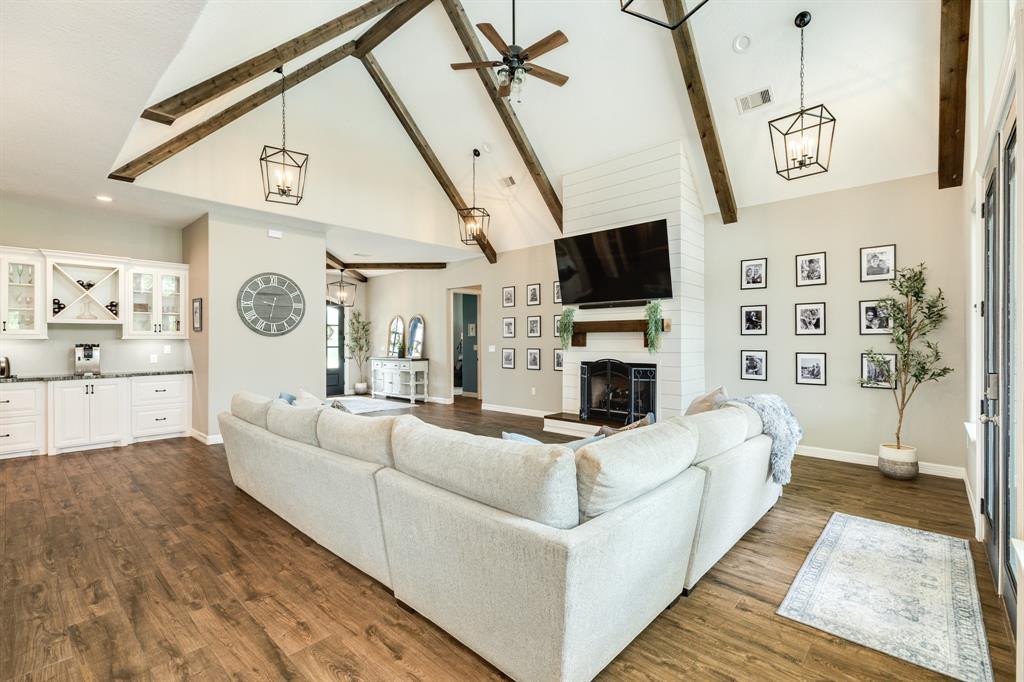 337 Thousand Oaks Drive, Angleton, Texas image 34
