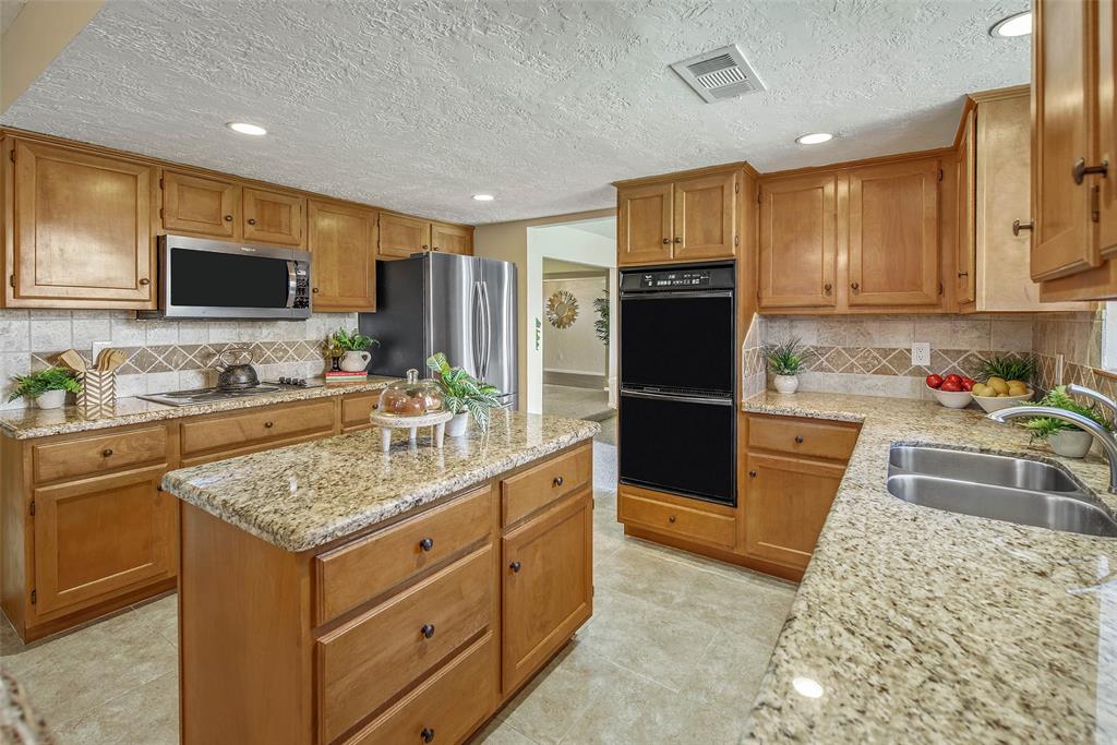 2367 W Briargate Drive, Bryan, Texas image 26