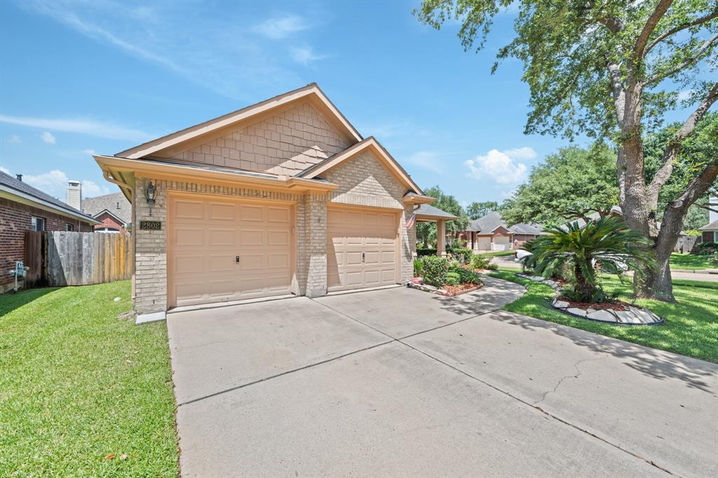 2802 Twisted Willow Court, Katy, Texas image 1