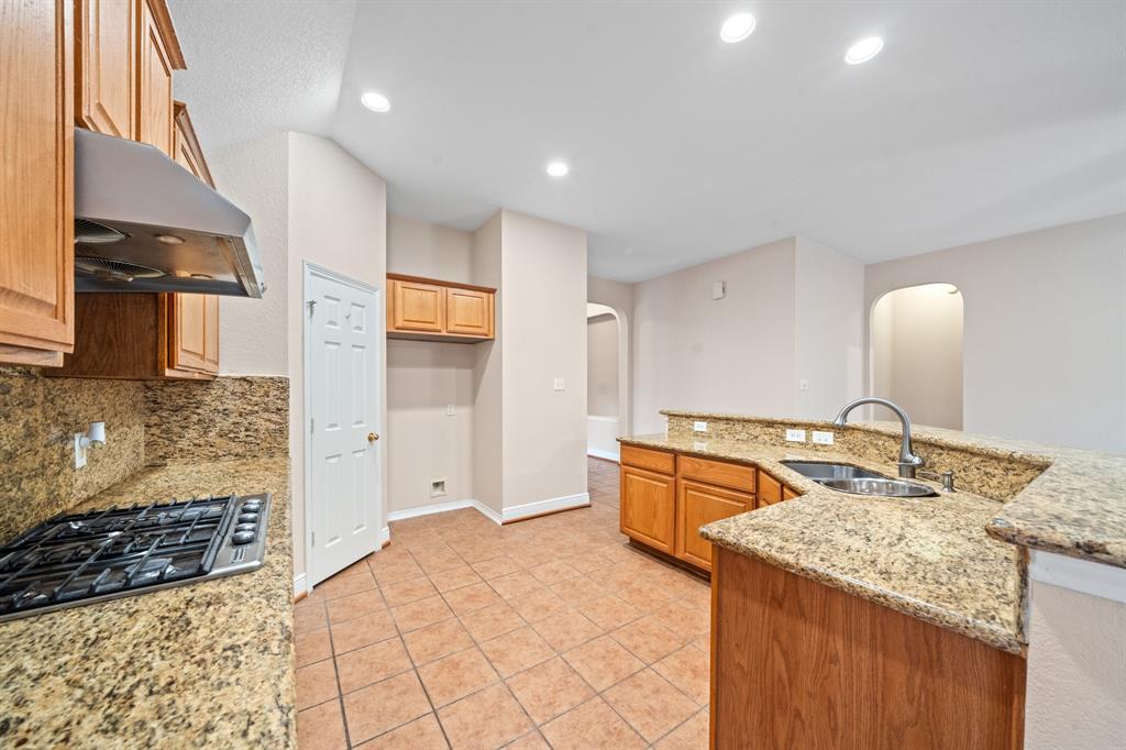 2802 Twisted Willow Court, Katy, Texas image 9