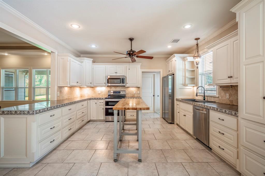 30619 Mckinney Drive, Tomball, Texas image 15