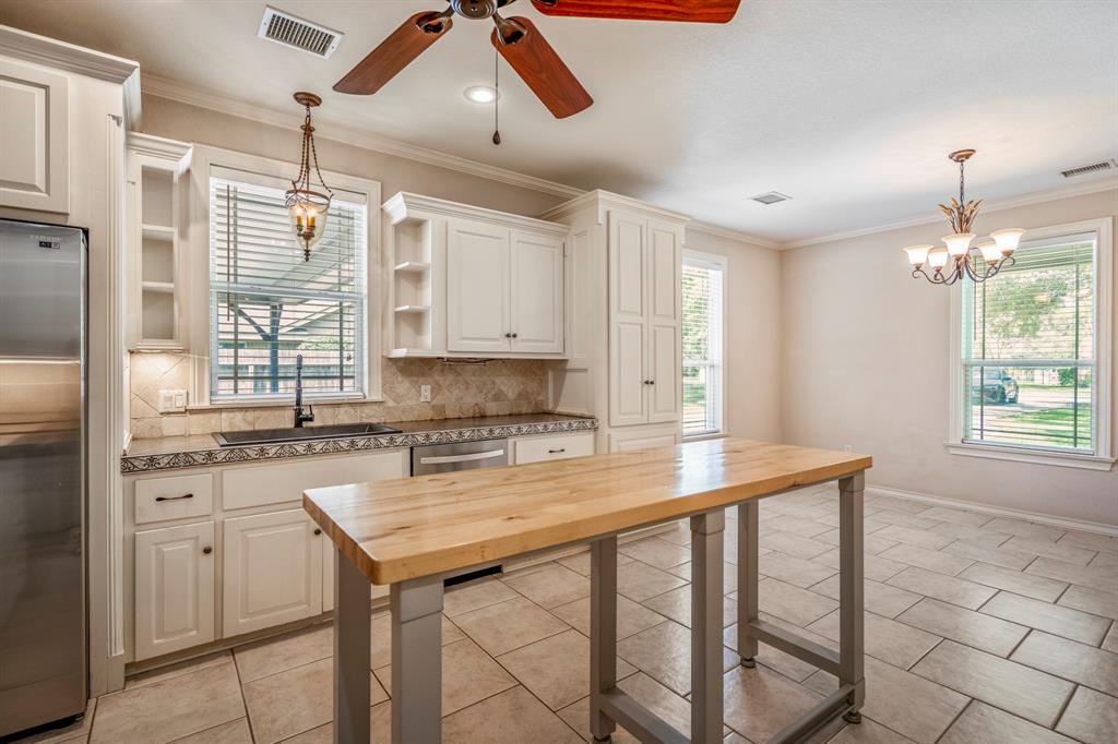 30619 Mckinney Drive, Tomball, Texas image 12