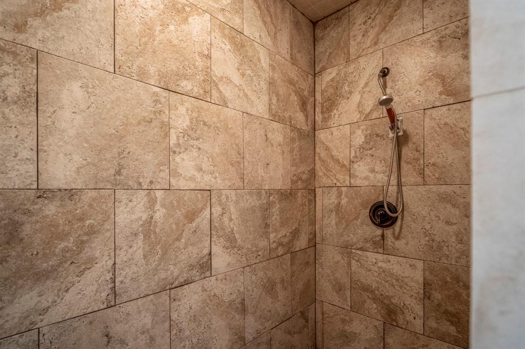 30619 Mckinney Drive, Tomball, Texas image 25