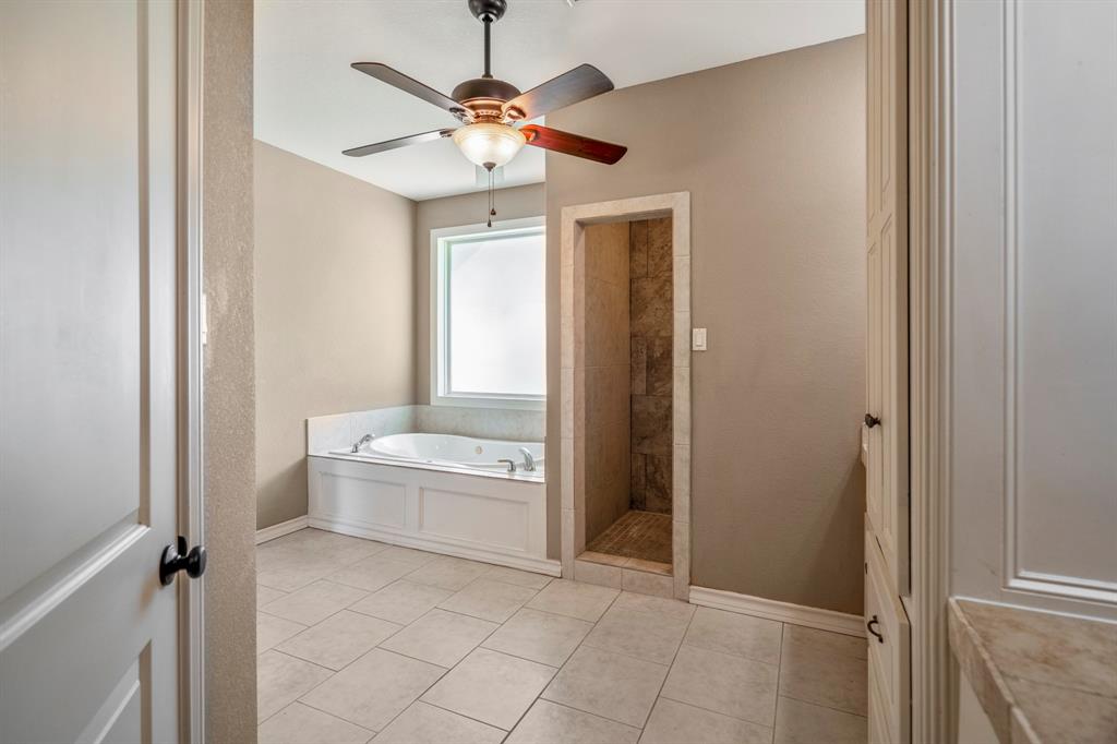 30619 Mckinney Drive, Tomball, Texas image 22