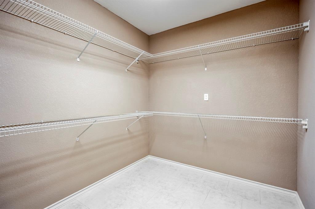 30619 Mckinney Drive, Tomball, Texas image 27