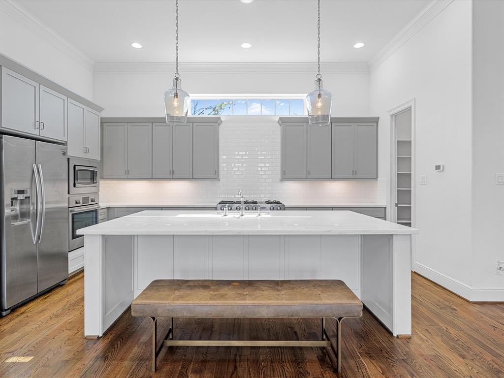 1110 W 12th Street, Houston, Texas image 4