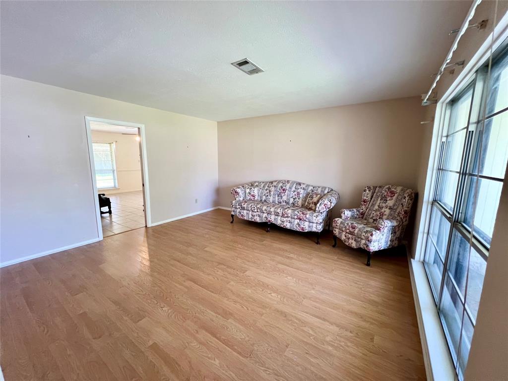 7925 Yucca Drive, Texas City, Texas image 3