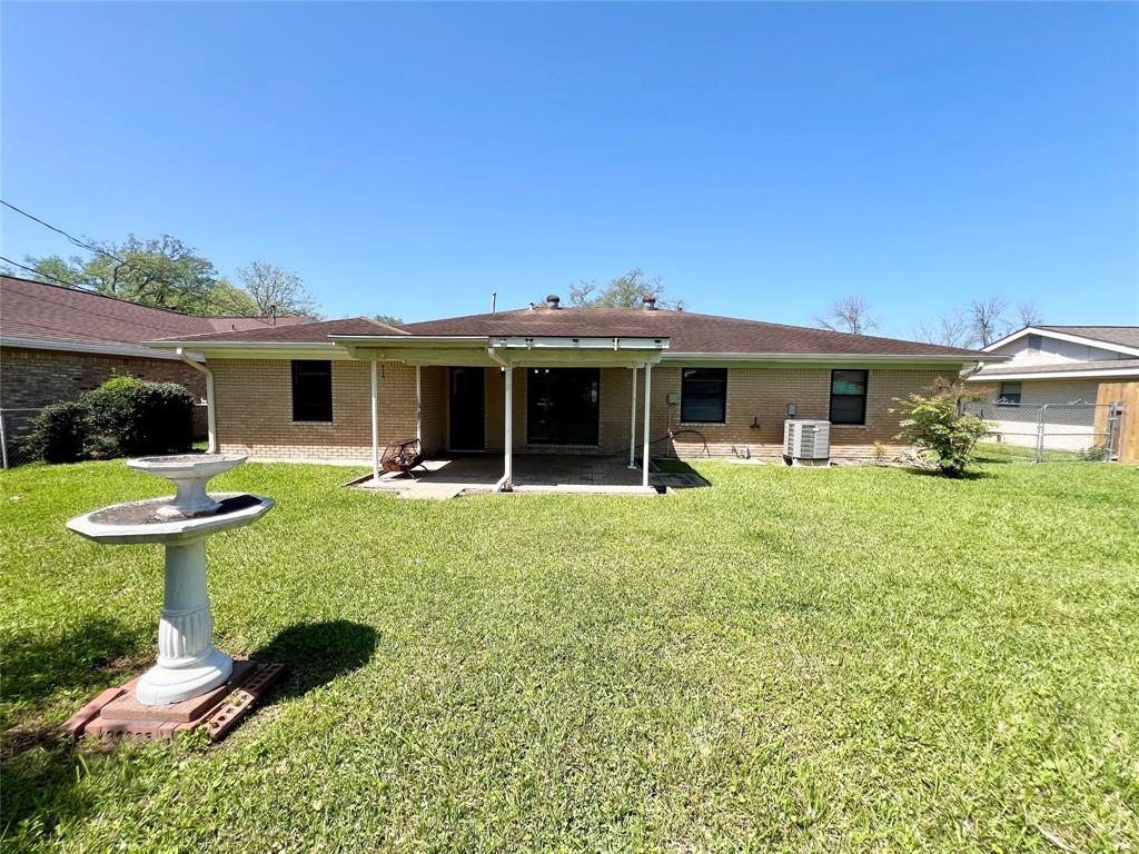 7925 Yucca Drive, Texas City, Texas image 14