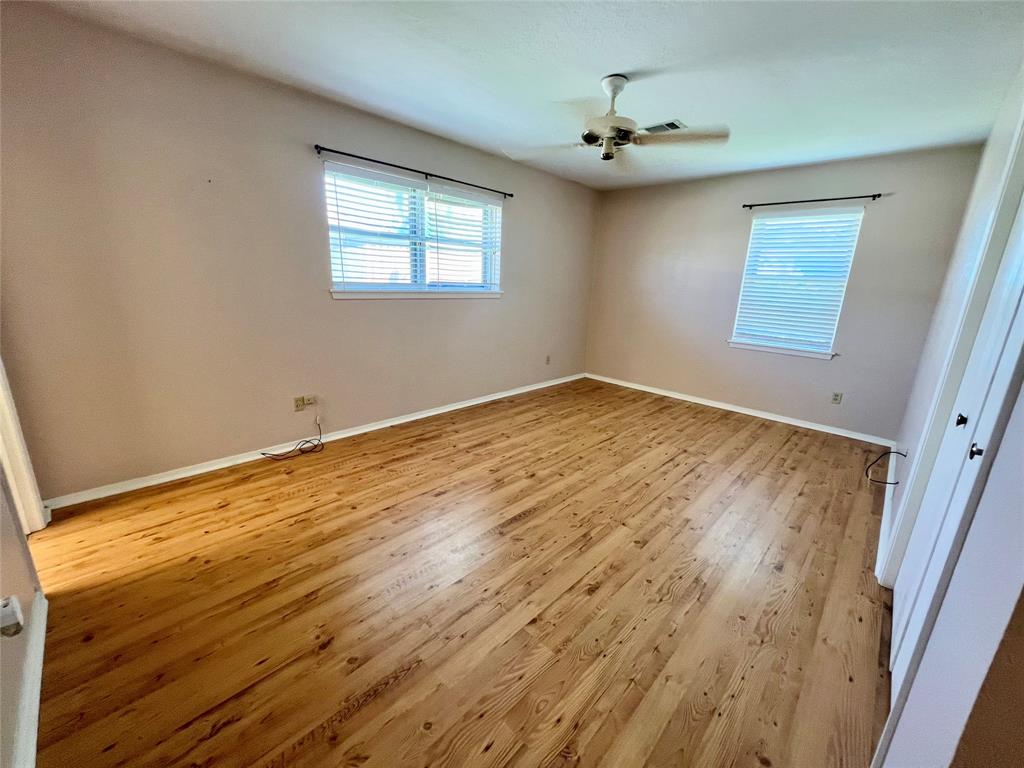 7925 Yucca Drive, Texas City, Texas image 10