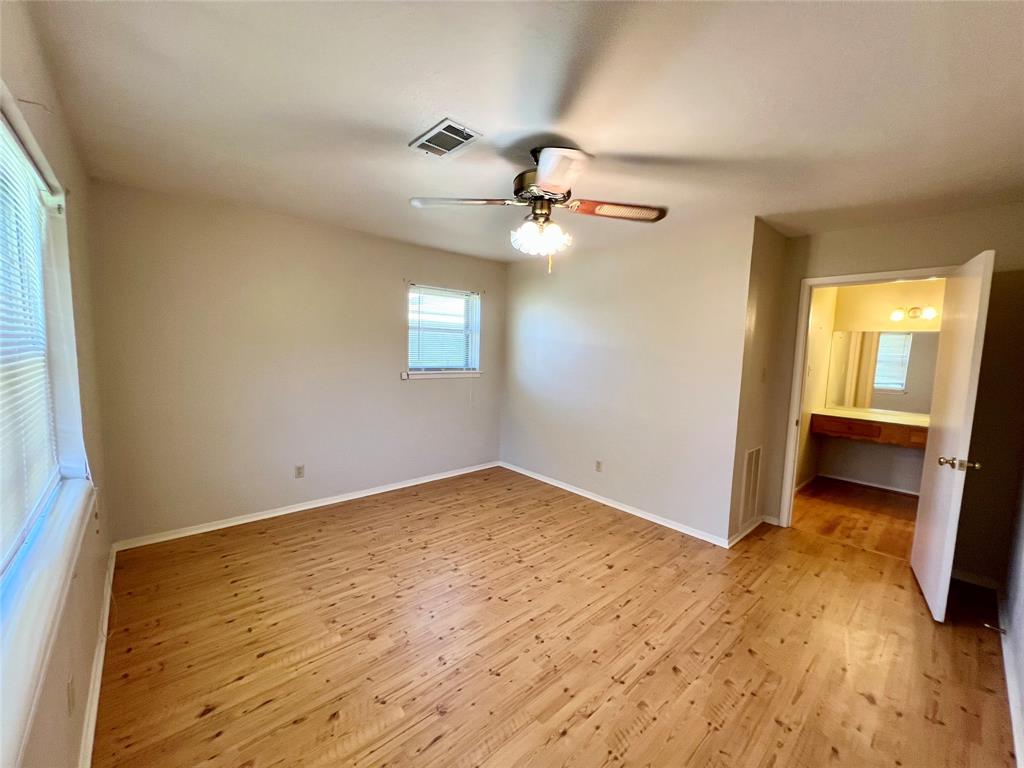7925 Yucca Drive, Texas City, Texas image 12