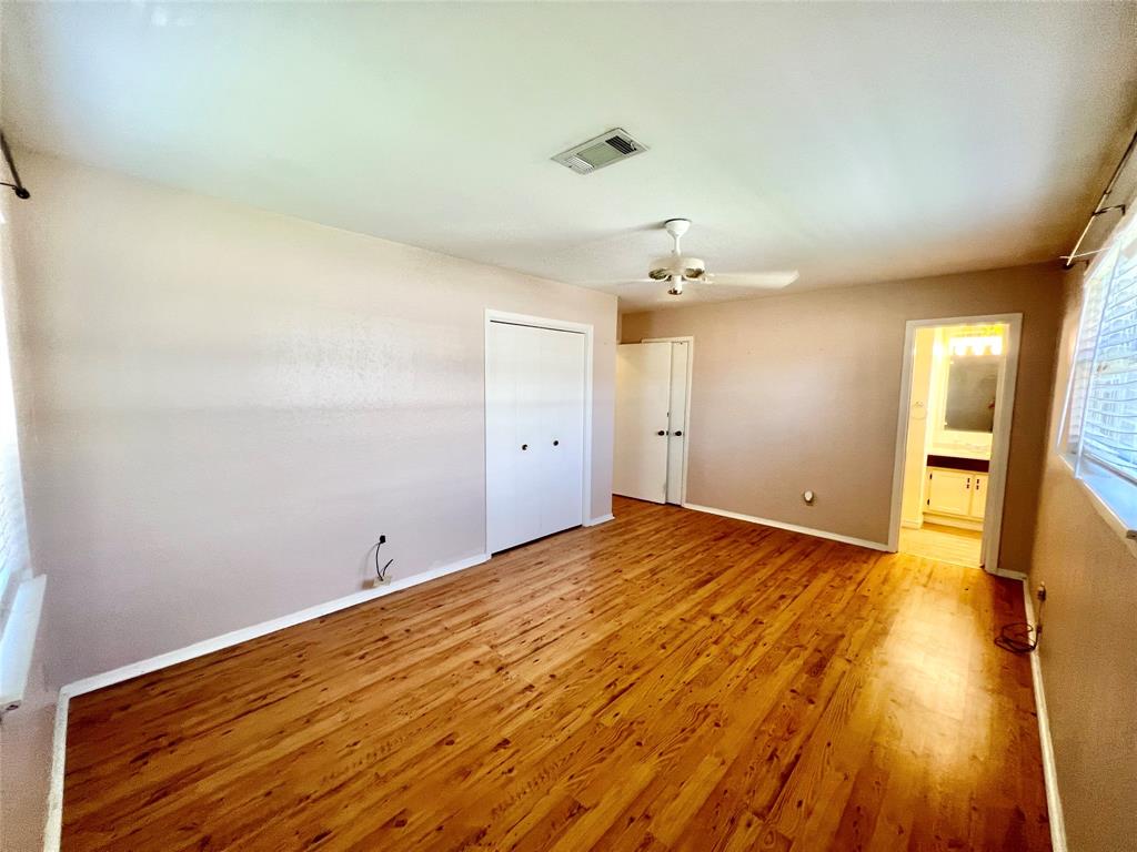 7925 Yucca Drive, Texas City, Texas image 11