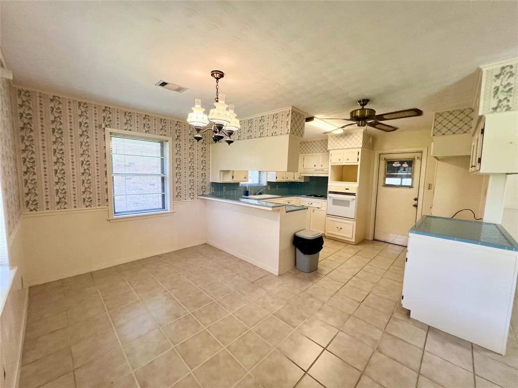 7925 Yucca Drive, Texas City, Texas image 7