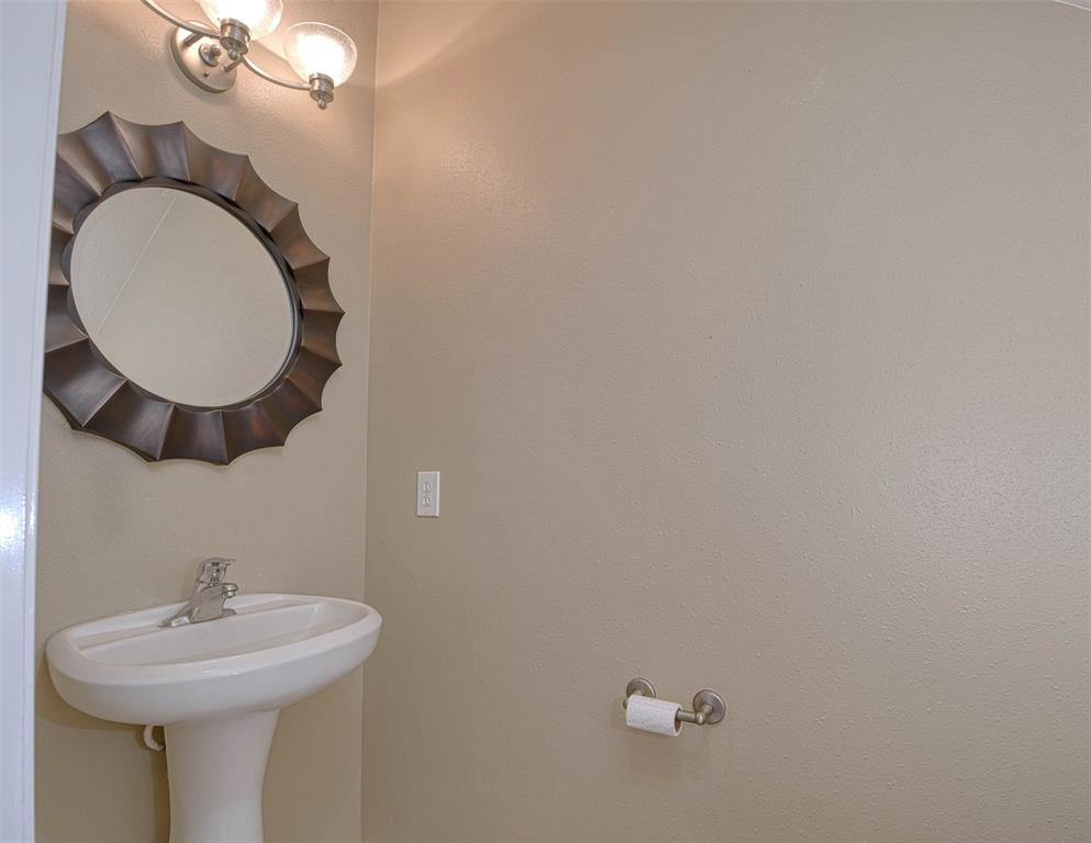 107 Cove, Conroe, Texas image 11