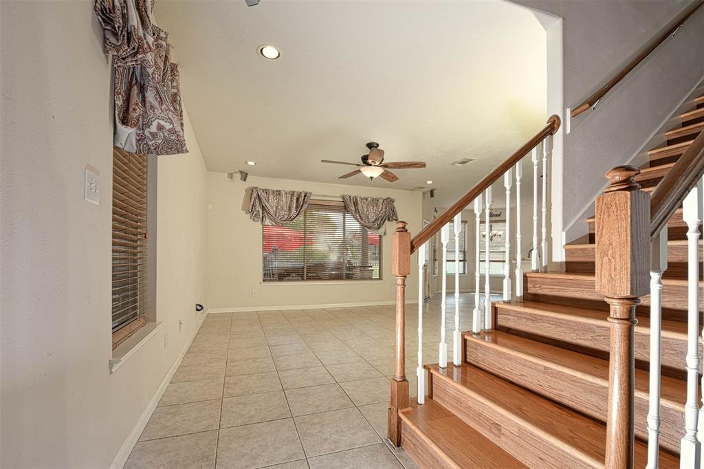 107 Cove, Conroe, Texas image 9