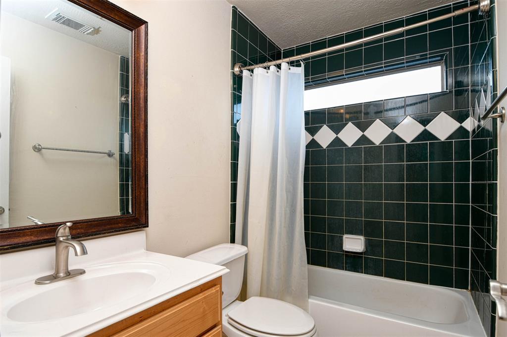107 Cove, Conroe, Texas image 17