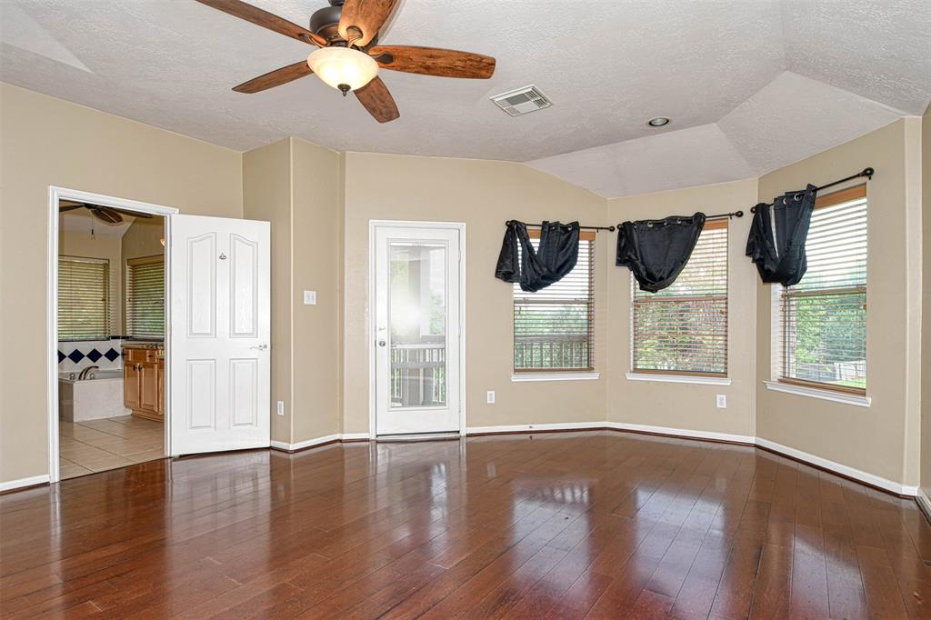 107 Cove, Conroe, Texas image 19