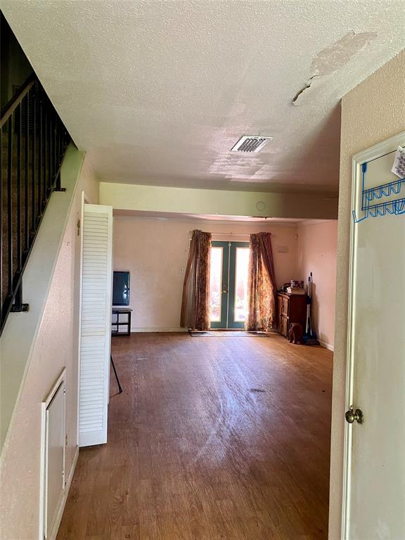 8930 Glacier Avenue, Texas City, Texas image 3