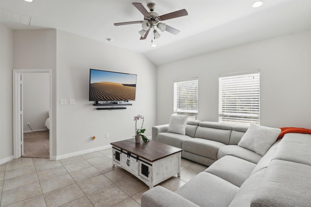 311 W Independence Drive