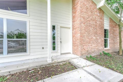 A home in Angleton