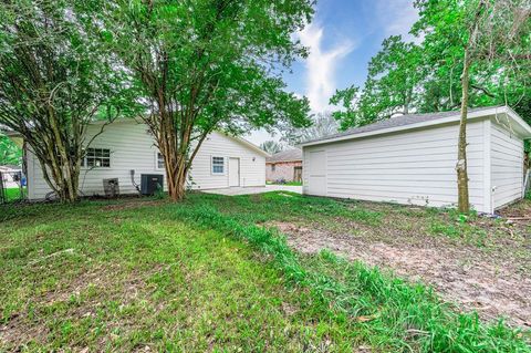 A home in Angleton